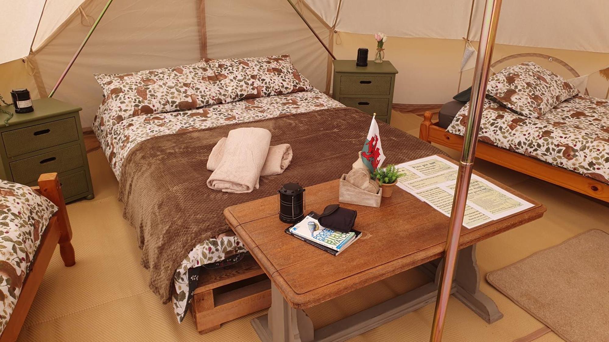 Hotel Calon Y Goedwig Glamping Llandovery Exterior foto
